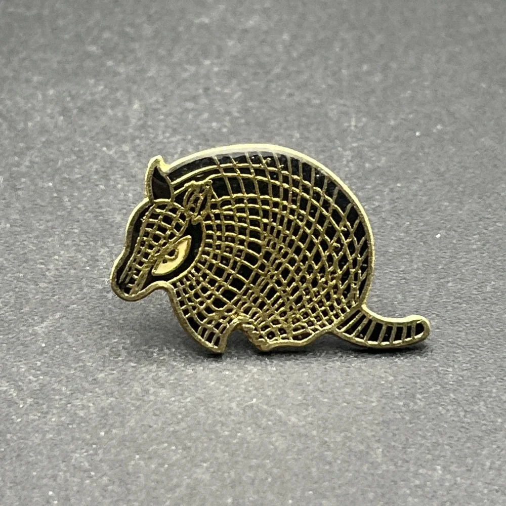 Armadillo Animal Lapel Hat Pin‎